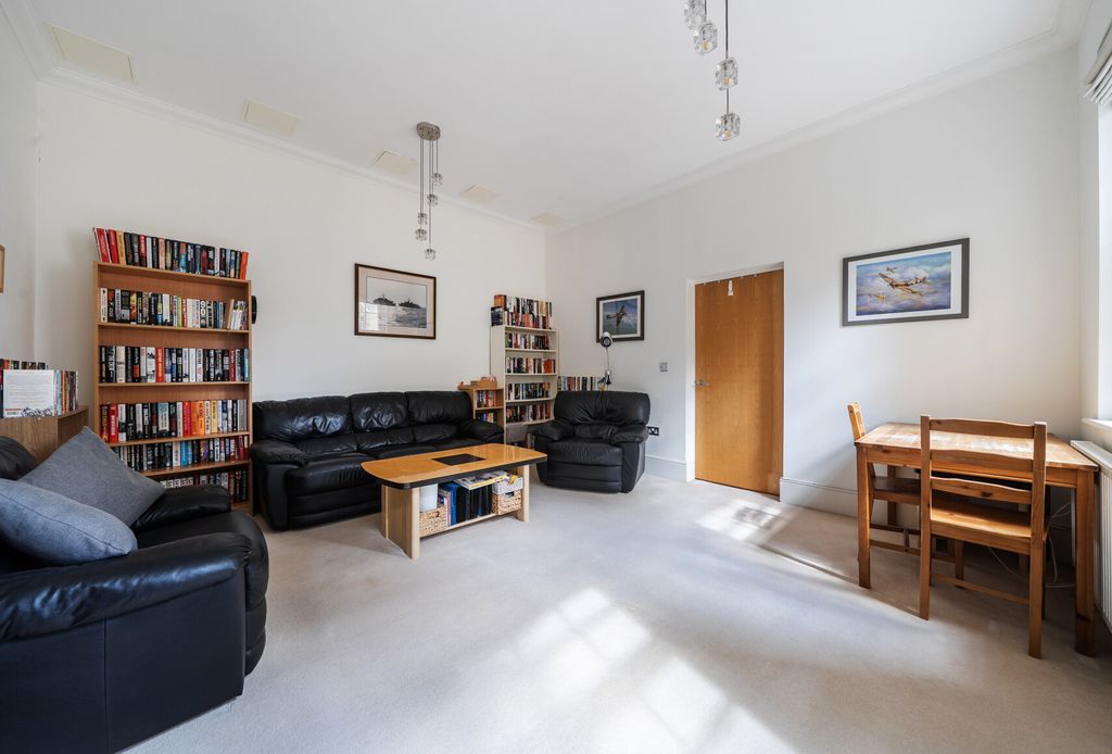 Property photo 3 of 9 2-6A884Cae06A65-1...