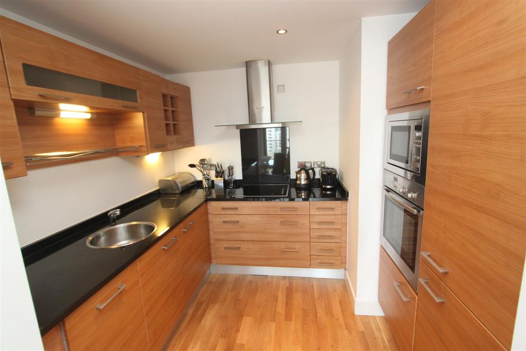 Property photo 2 of 8 Kitchen.Jpg