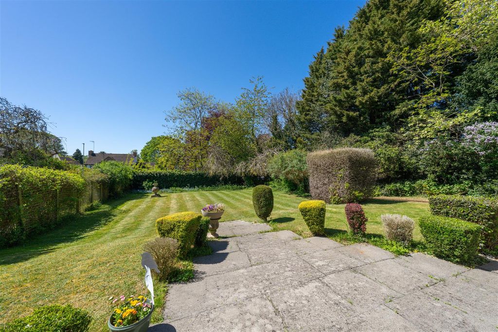 Property photo 3 of 35