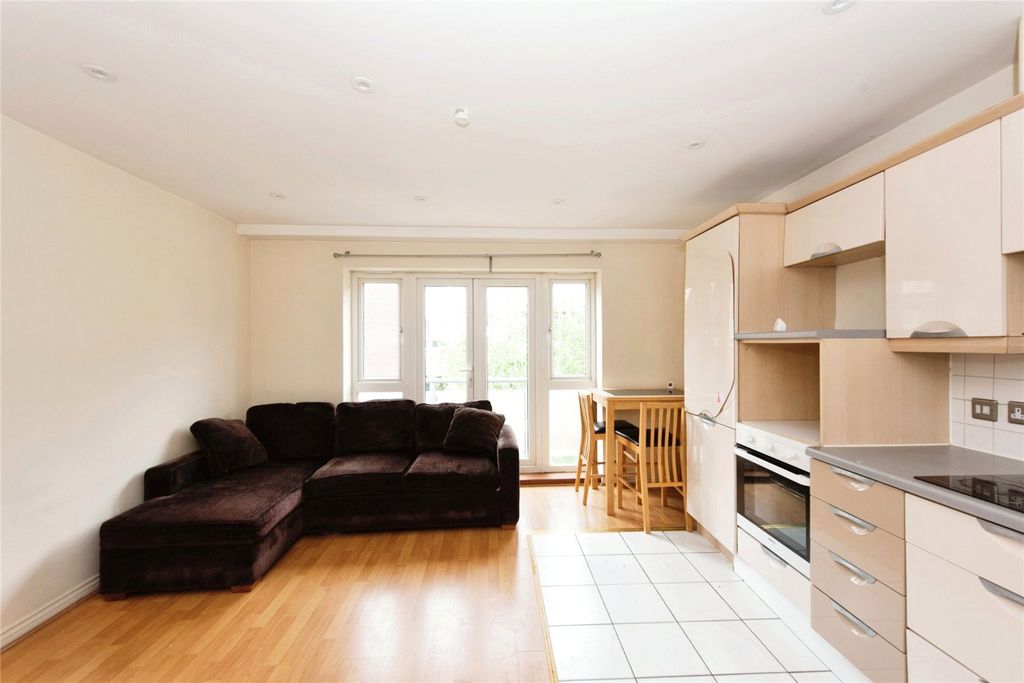 Property photo 3 of 15 Picture No. 04