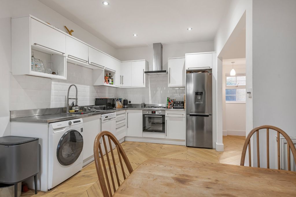 Property photo 2 of 17 Picture No. 13