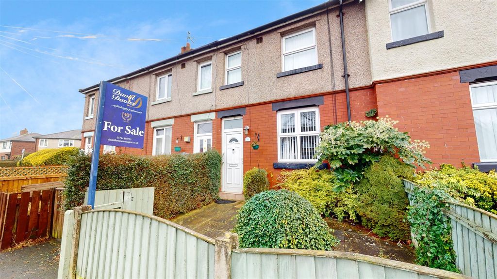 Property photo 1 of 19 Ormskirk Road For Sale