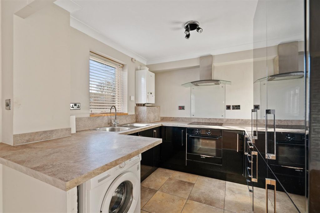 Property photo 3 of 10 5570003