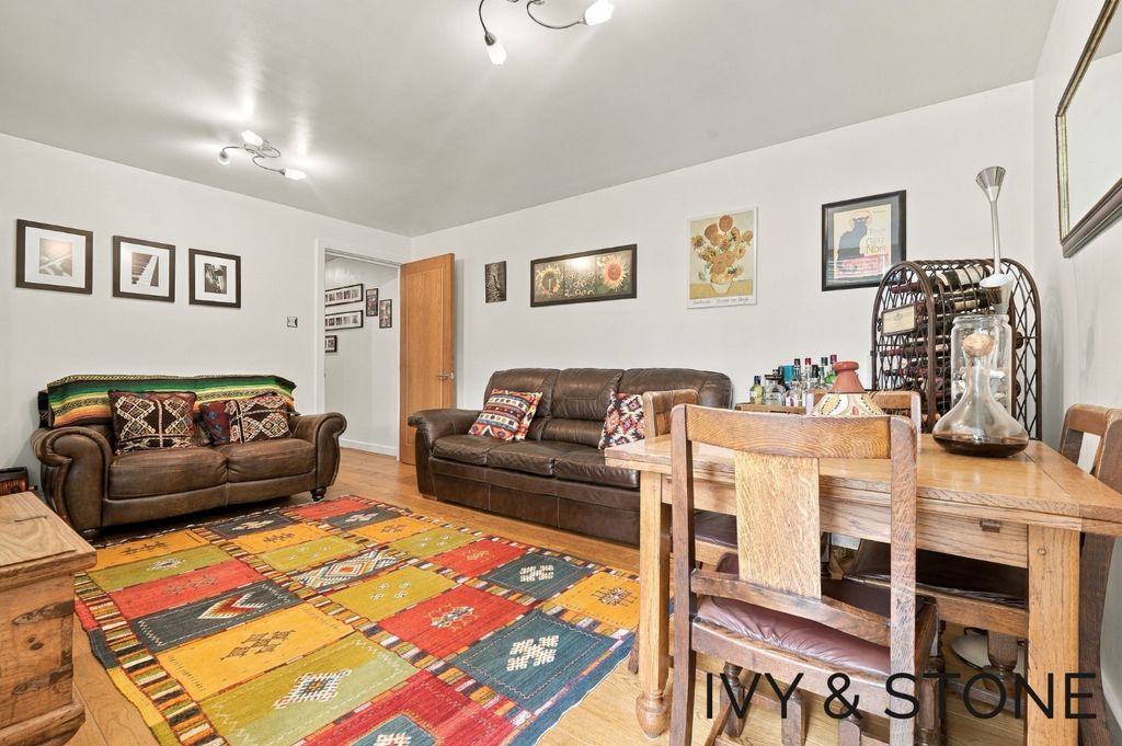 Property photo 2 of 22 5170752
