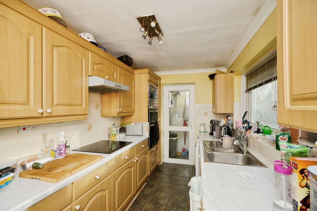 Property photo 3 of 20 Pbox-Img.Jpg