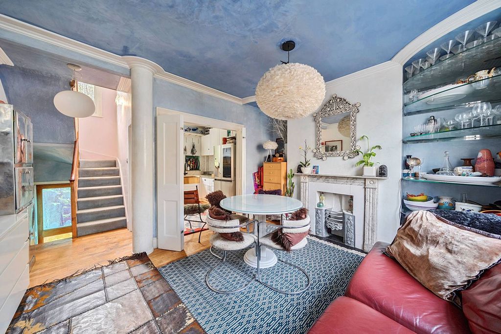 Property photo 3 of 21