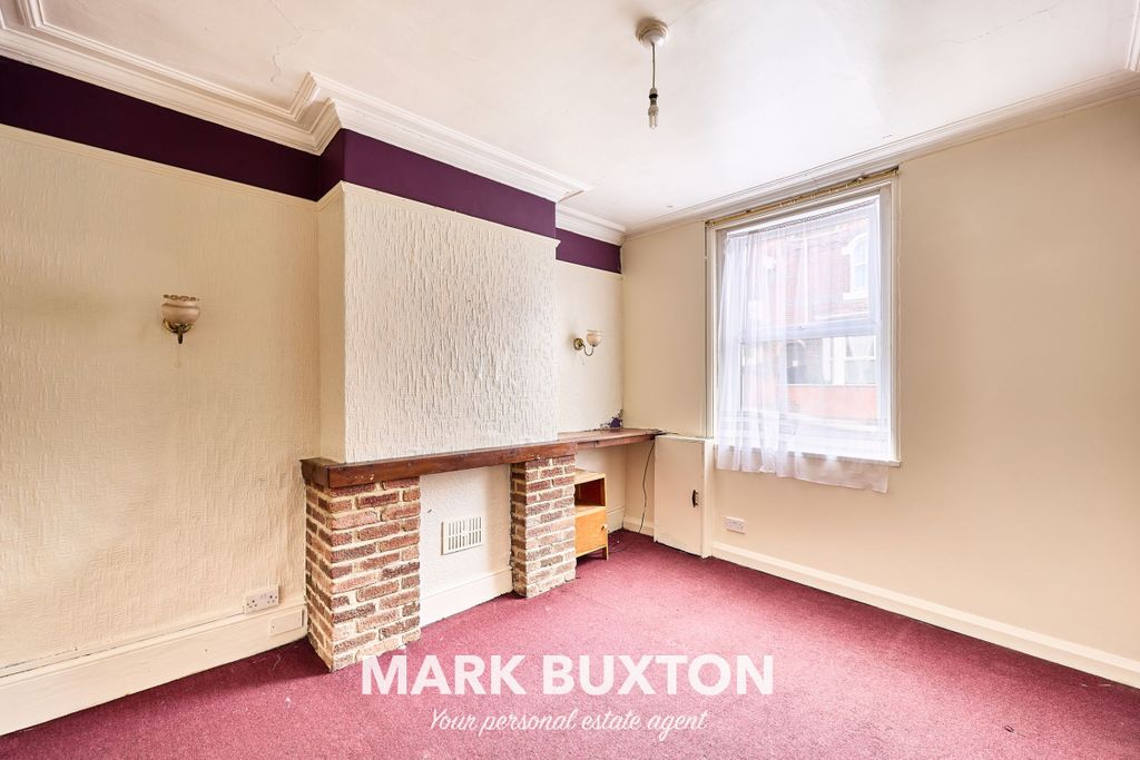 Property photo 3 of 19
