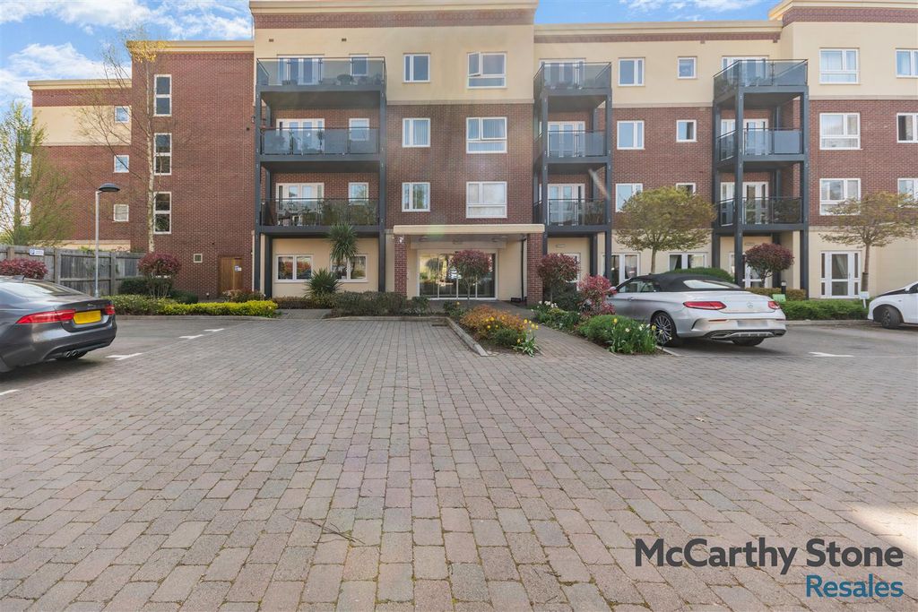 Property photo 3 of 17 8687094-Exterior03.Jpg