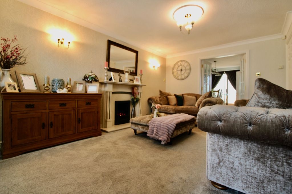 Property photo 2 of 16 Living Room