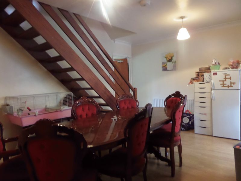 Property photo 3 of 9 Photo 5