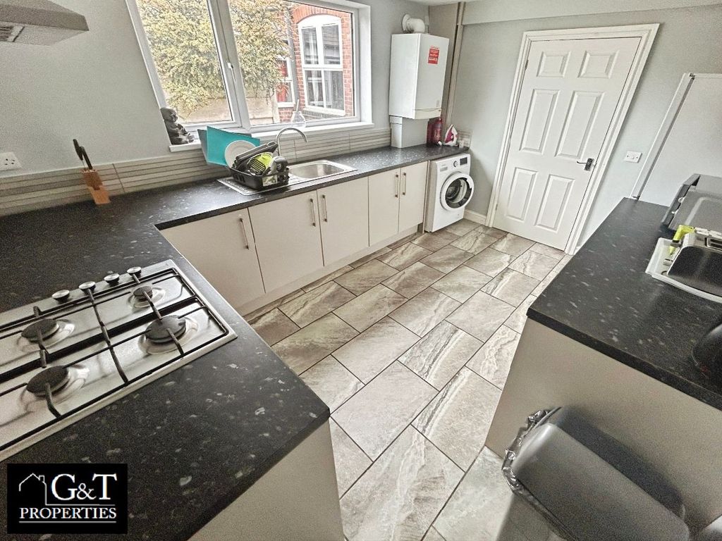 Property photo 2 of 12