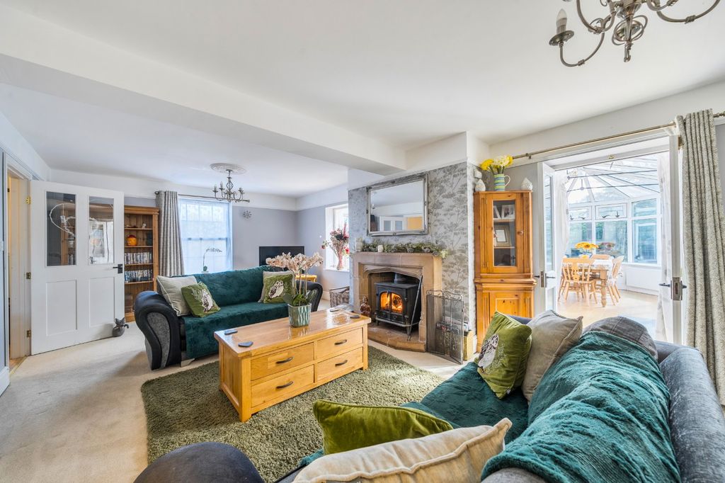 Property photo 3 of 24 Sitting Room