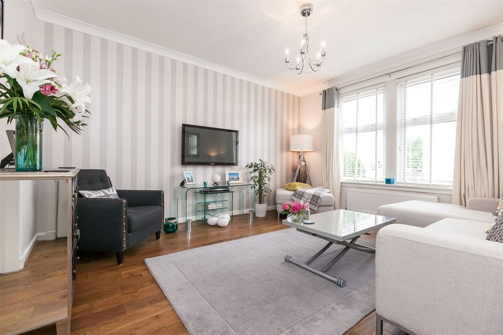 Property photo 3 of 49 Photo 3