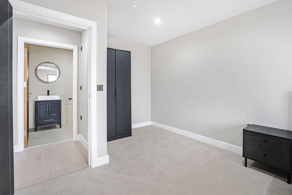 Property photo 3 of 19 13_67779