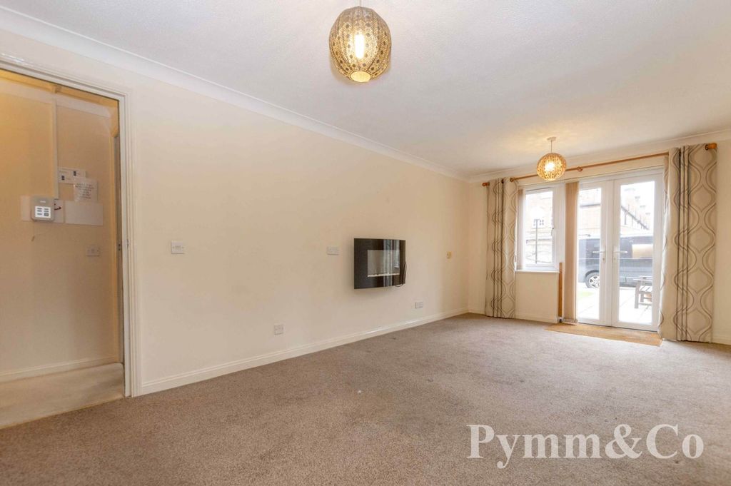 Property photo 3 of 11