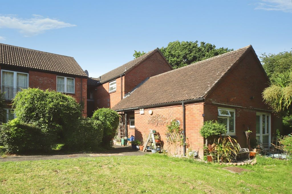 Property photo 2 of 14