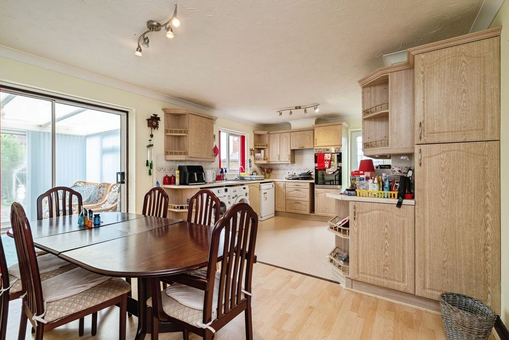 Property photo 3 of 12 Pbox-Img.Jpg