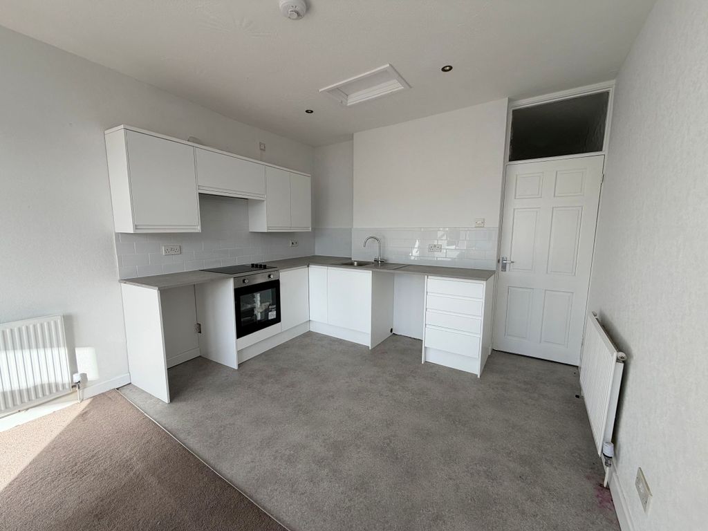 Property photo 3 of 10 Kitchen Porthcawl Cf36 Avenue Property