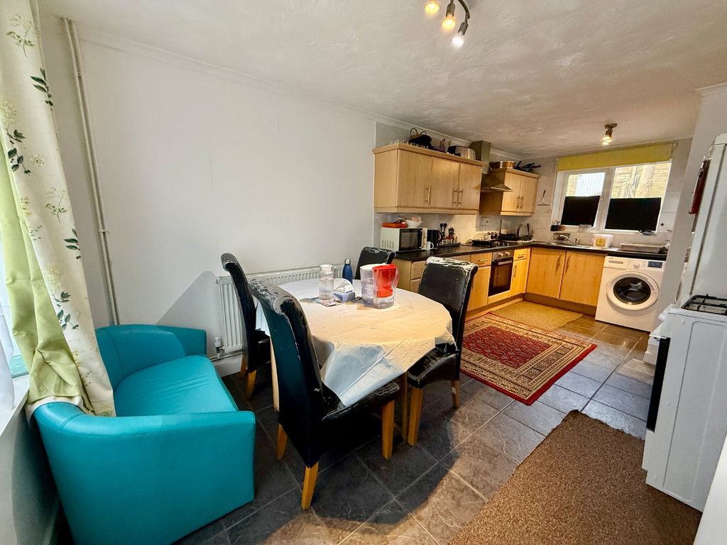 Property photo 2 of 21 5057092