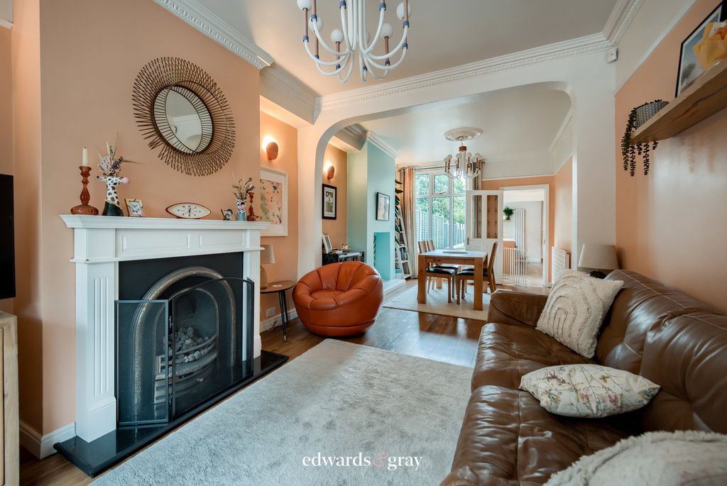 Property photo 2 of 27