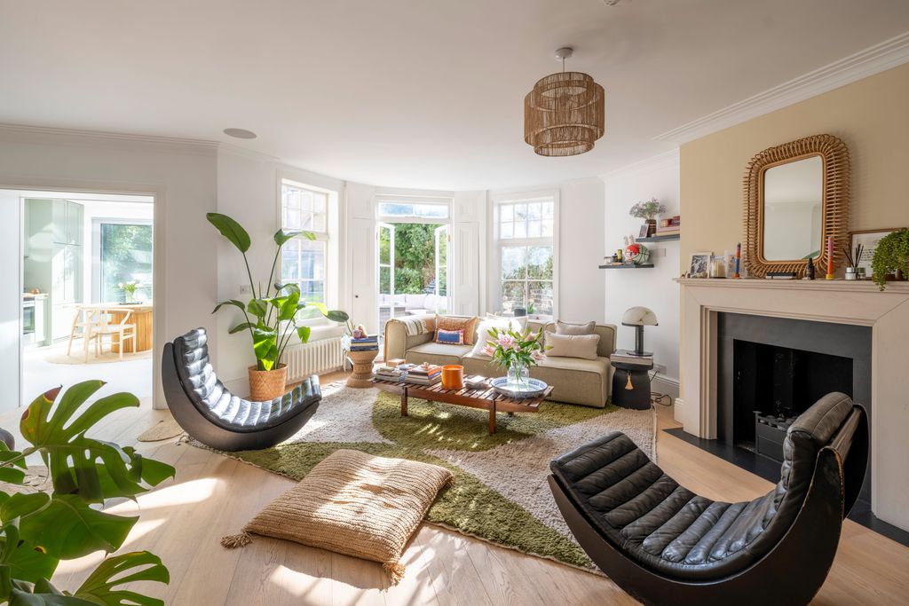 Property photo 1 of 17 Reception Room
