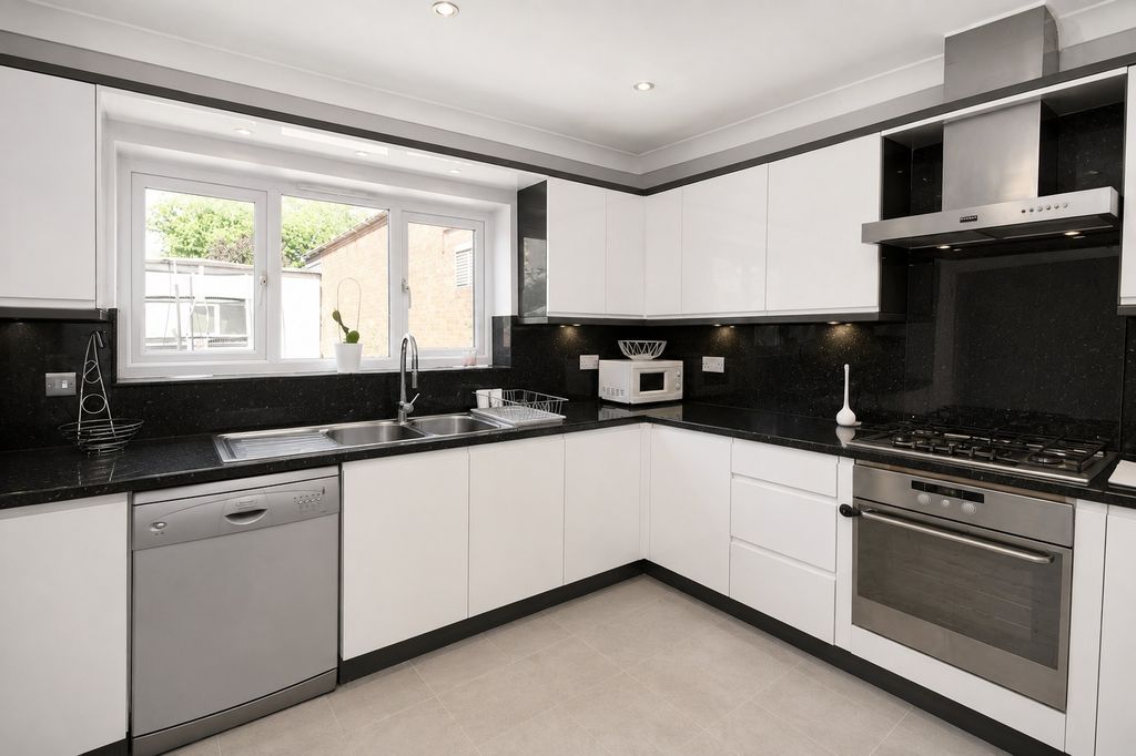 Property photo 2 of 12 5395441