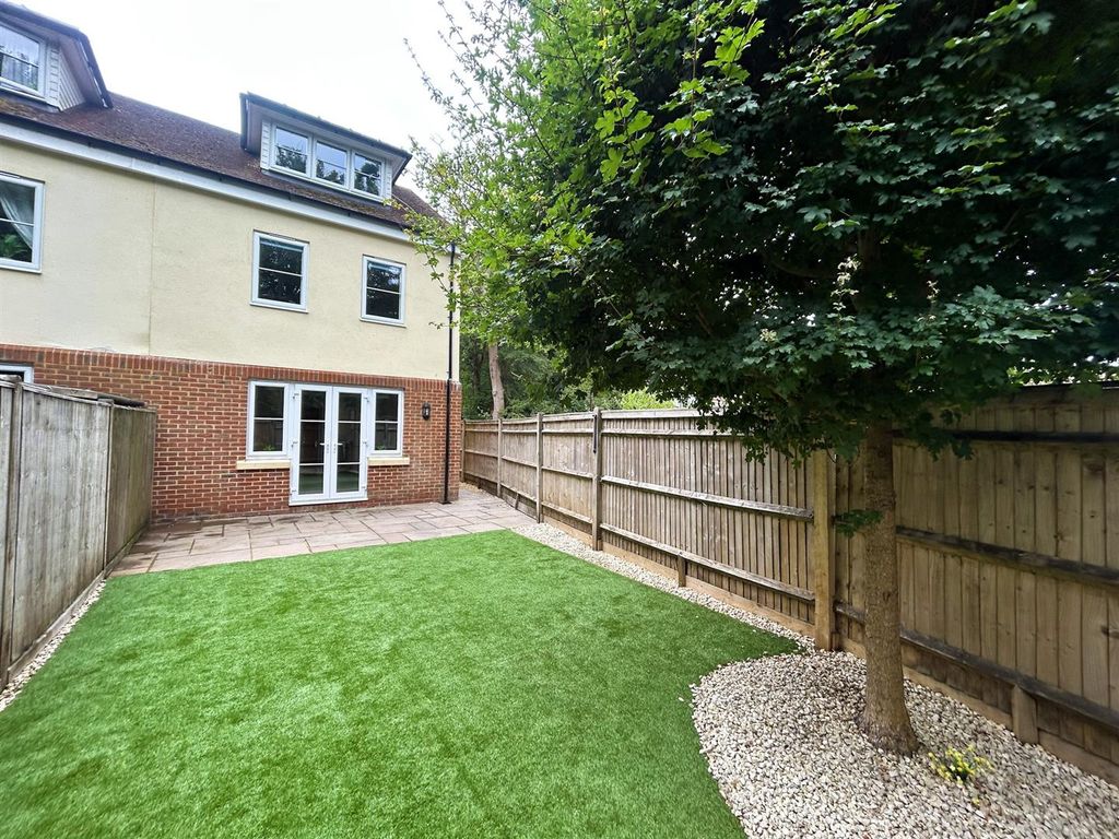 Property photo 2 of 22