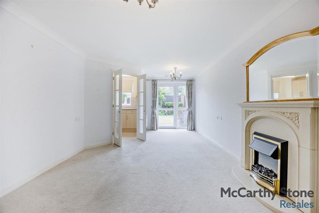 Property photo 3 of 25 8654097-Interior03-800.Jpg