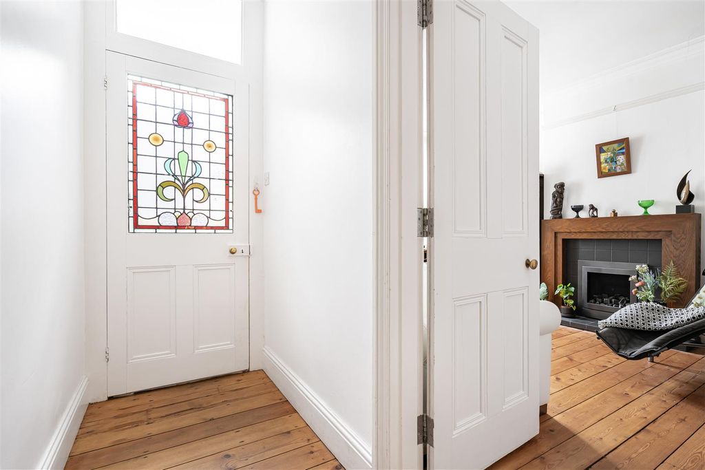 Property photo 2 of 19 4_76805.Jpg