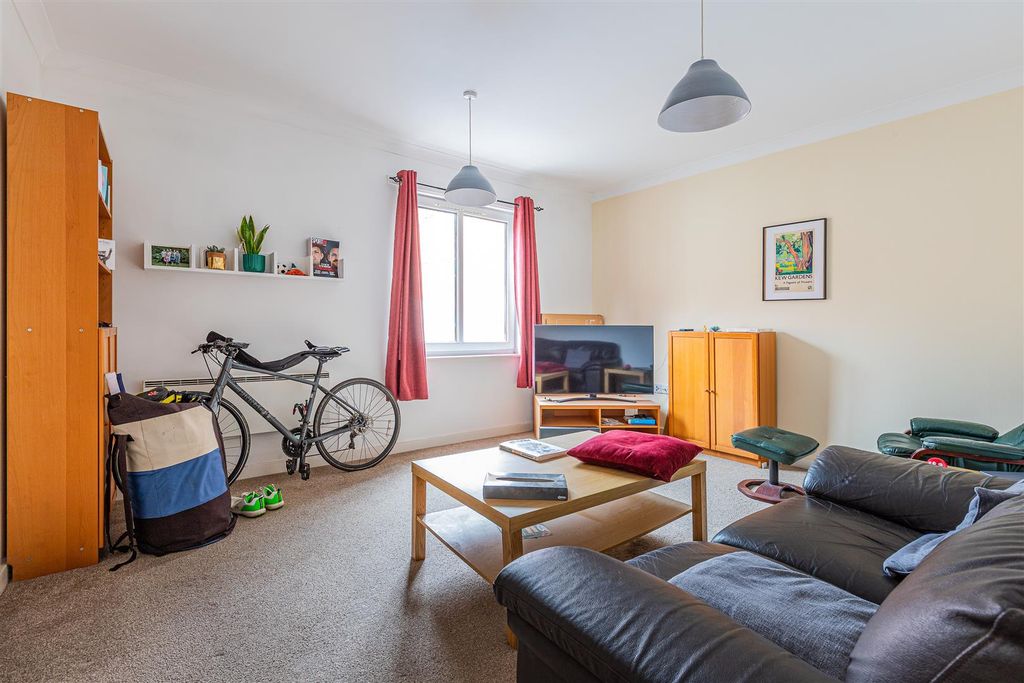 Property photo 2 of 9 Carlotta Way 26-5.Jpg