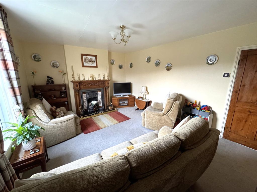 Property photo 2 of 18