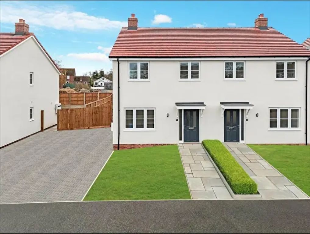 Property photo 1 of 9
