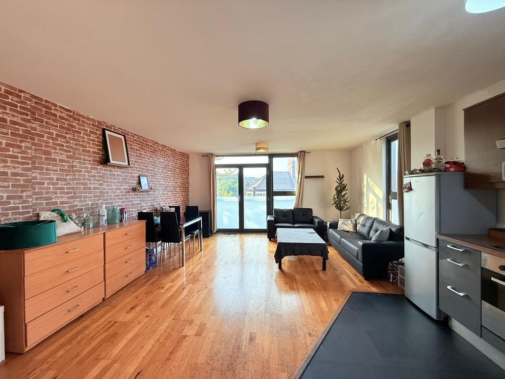 Property photo 2 of 8
