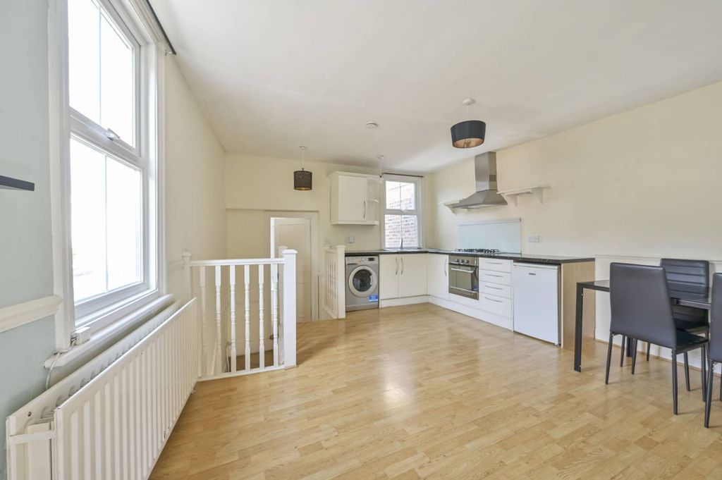 Property photo 2 of 8