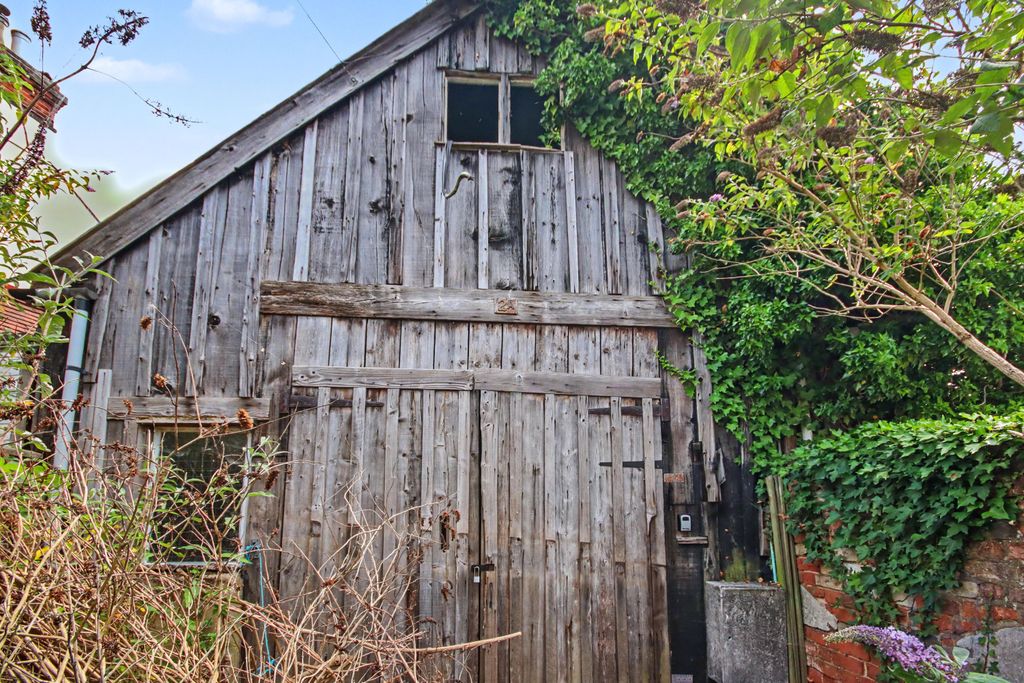 Property photo 1 of 4