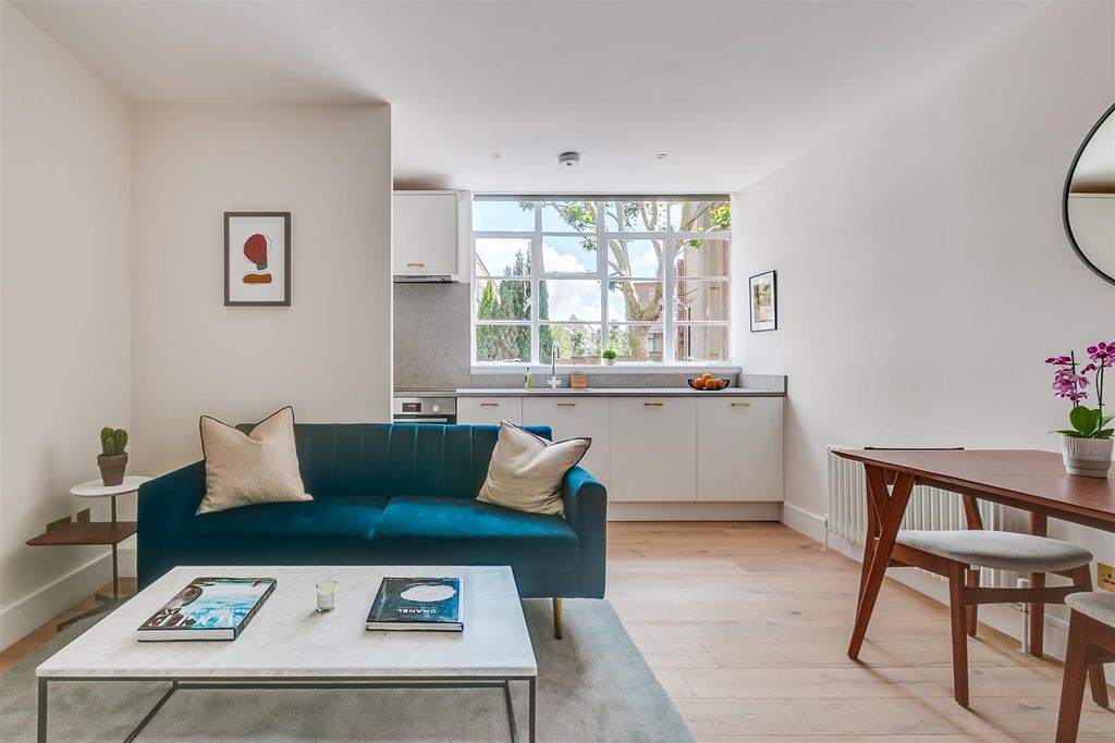 Property photo 1 of 8 Sloane Avenue Mansions A9-1.Jpg