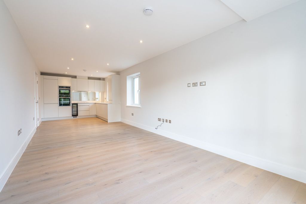 Property photo 3 of 6 Open Plan Space
