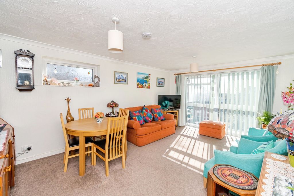 Property photo 2 of 15 Pbox-Img.Jpg