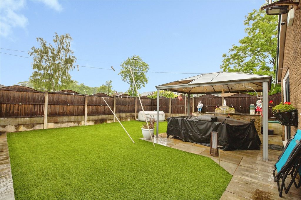 Property photo 2 of 18 Picture No. 14
