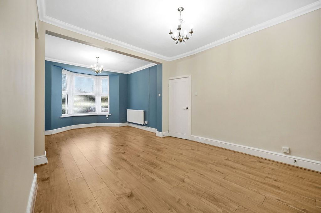 Property photo 3 of 26