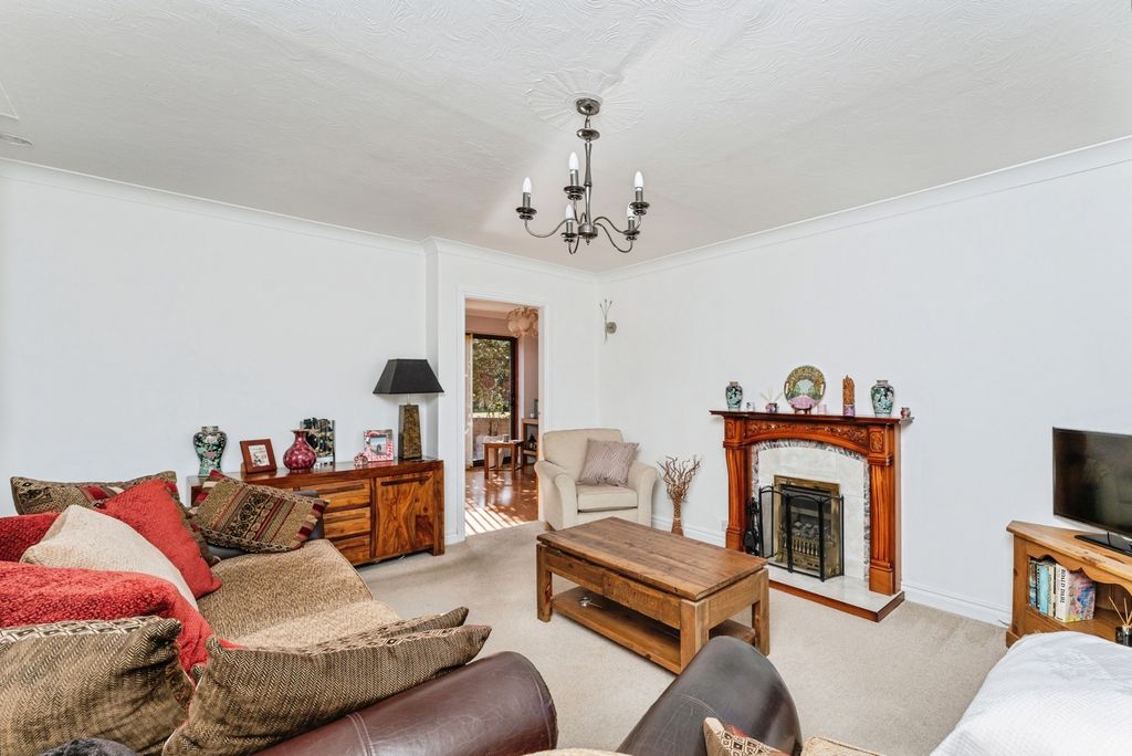 Property photo 3 of 17 Photo