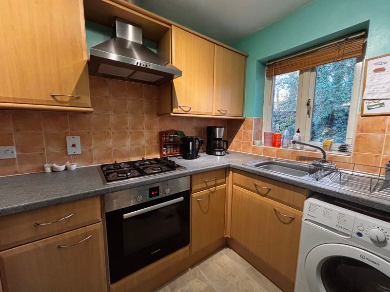 Property photo 2 of 11 Kitchen