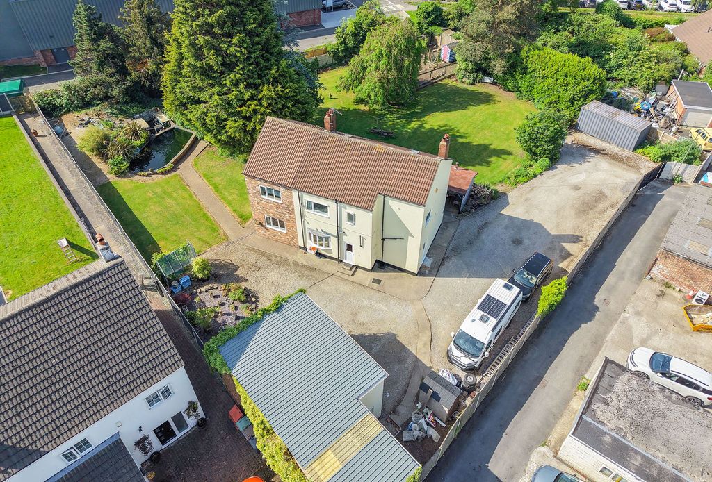 Property photo 2 of 44