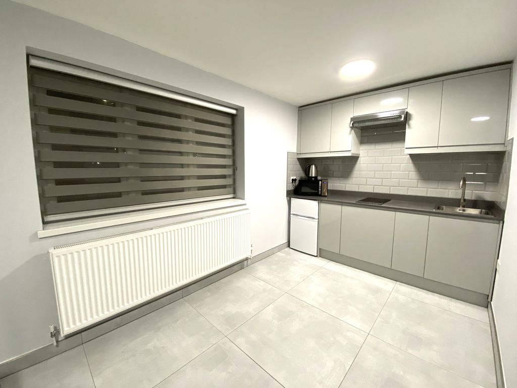 Property photo 2 of 7 Img_8827