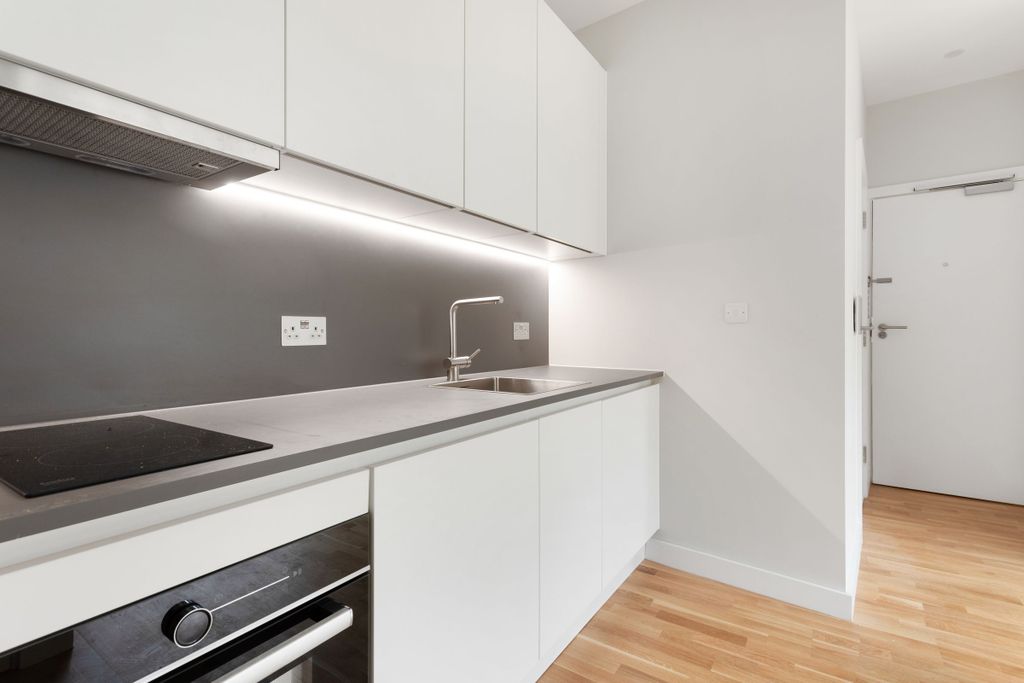 Property photo 1 of 9 Kitchen