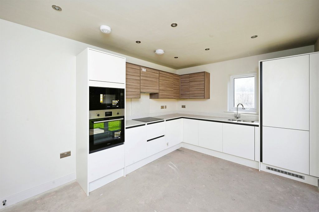 Property photo 2 of 11 Kitchen / Diner