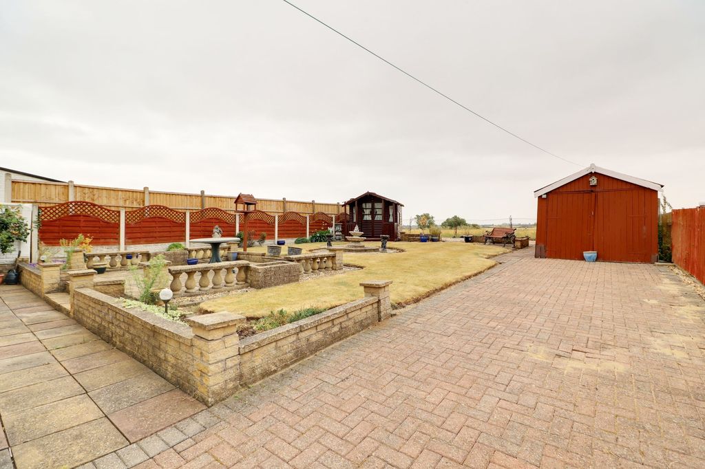 Property photo 3 of 20