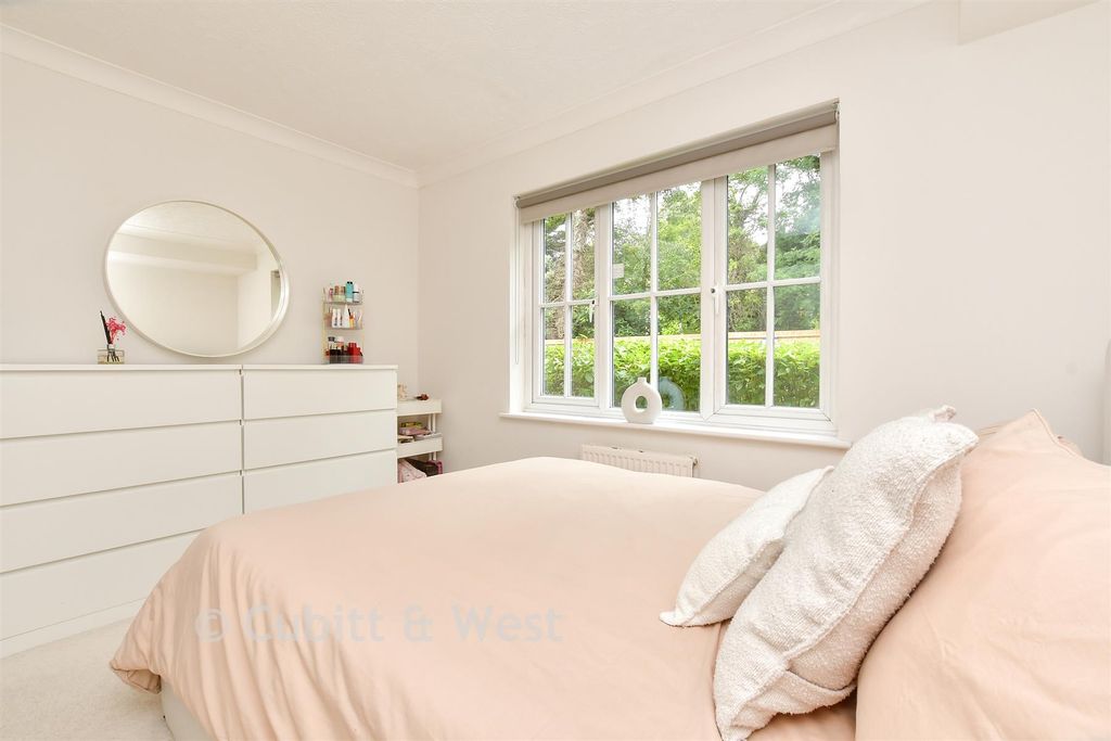 Property photo 3 of 11 Bedroom 1