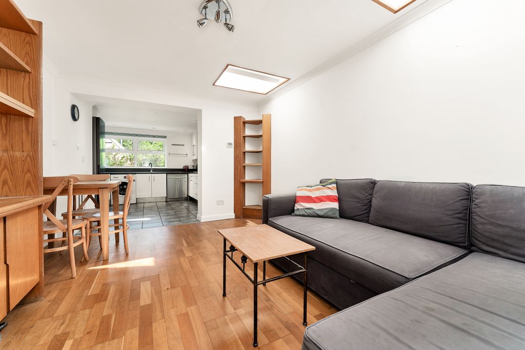Property photo 2 of 22 136-165 Water Street (8)