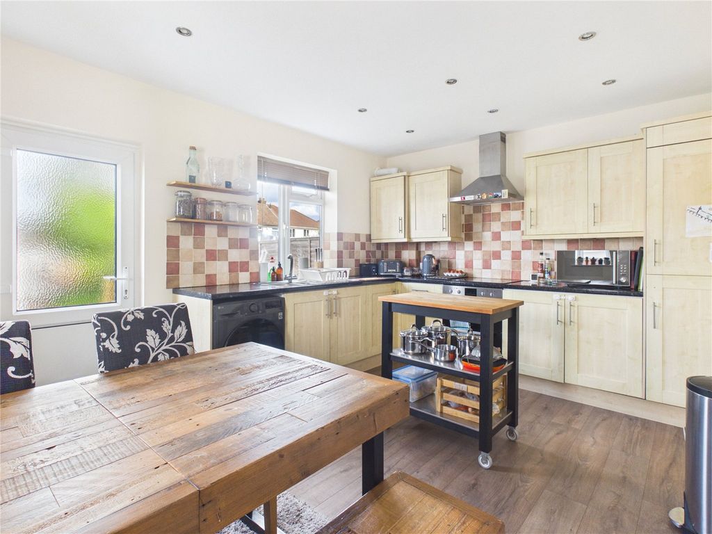 Property photo 3 of 12 Picture No. 05